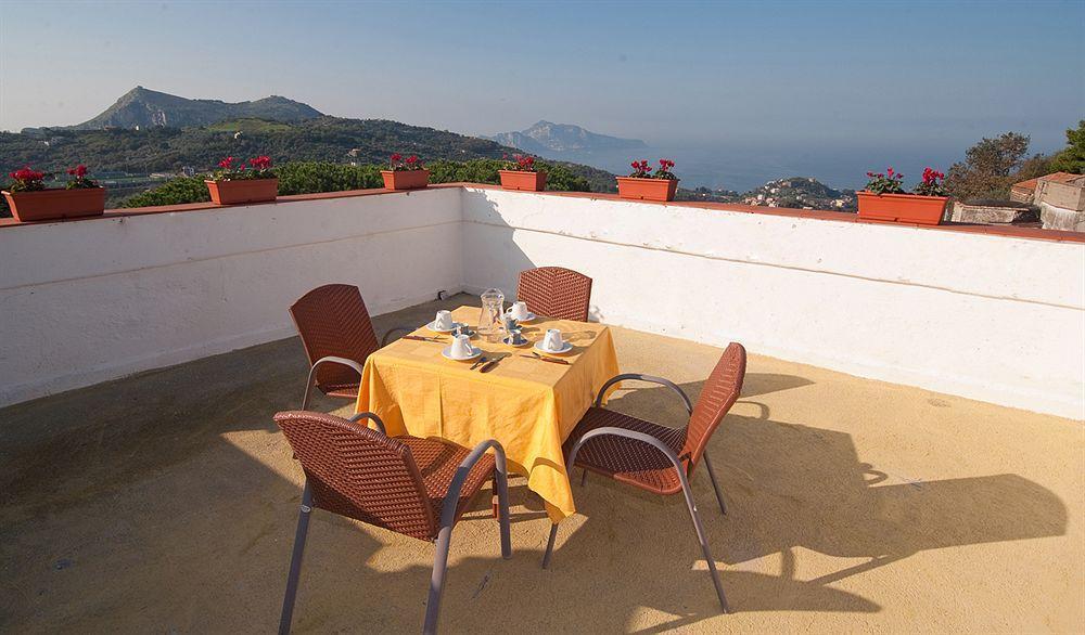 Freedom Holiday Residence Massa Lubrense Restaurant photo