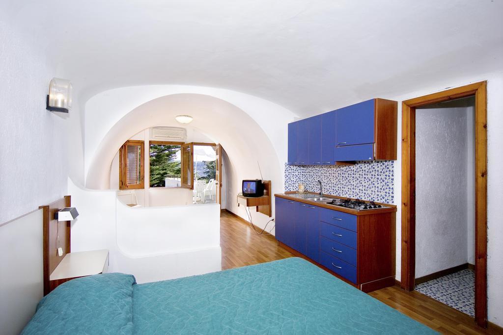 Freedom Holiday Residence Massa Lubrense Room photo